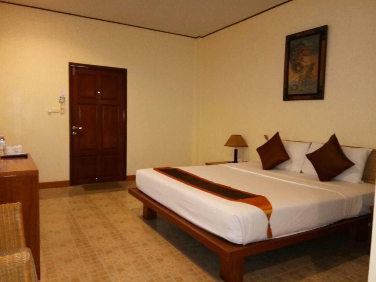 Golden Pine Beach Resort Pran Buri Extérieur photo