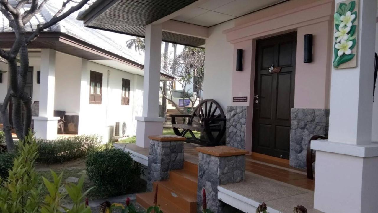 Golden Pine Beach Resort Pran Buri Extérieur photo