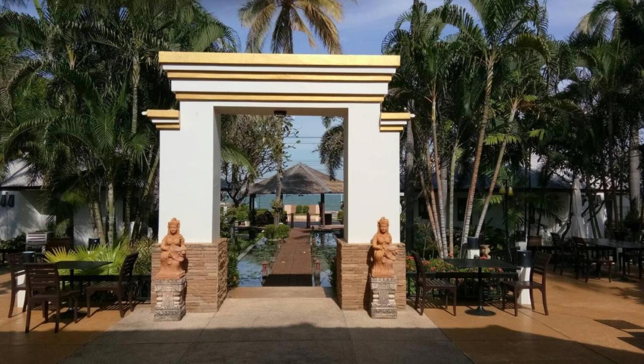 Golden Pine Beach Resort Pran Buri Extérieur photo