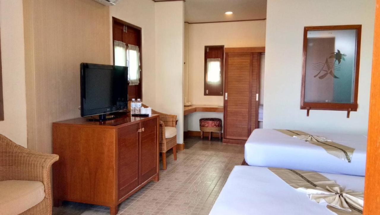 Golden Pine Beach Resort Pran Buri Extérieur photo