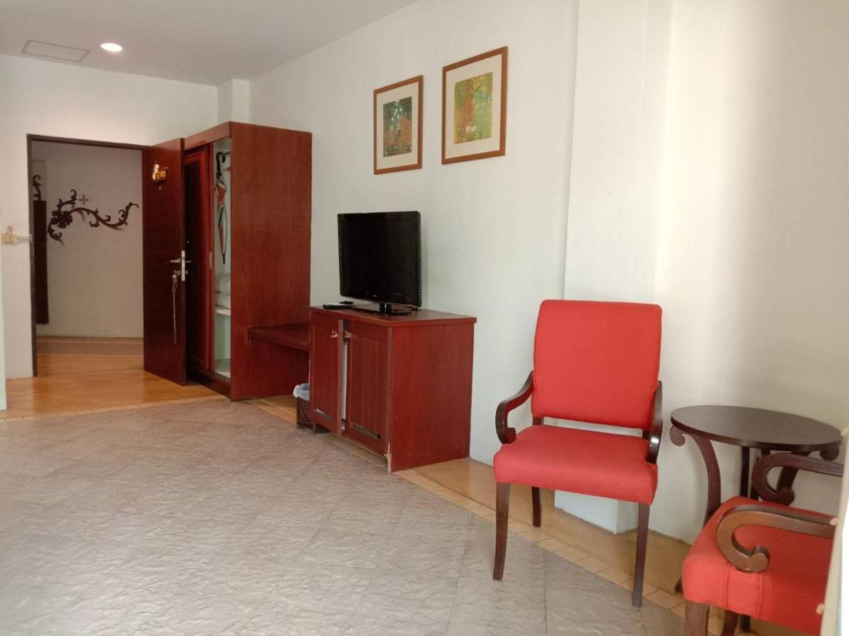 Golden Pine Beach Resort Pran Buri Extérieur photo