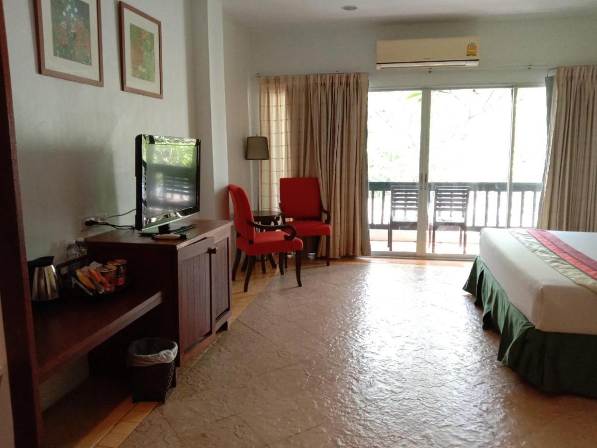 Golden Pine Beach Resort Pran Buri Extérieur photo