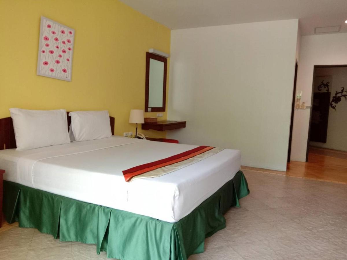 Golden Pine Beach Resort Pran Buri Extérieur photo
