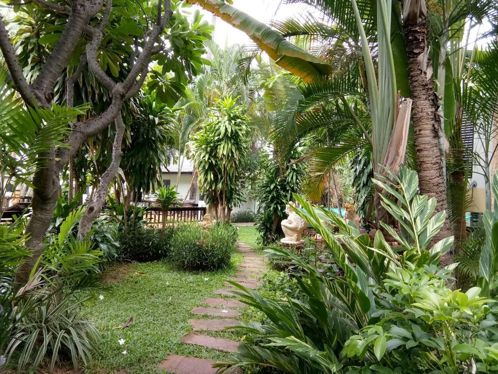 Golden Pine Beach Resort Pran Buri Extérieur photo