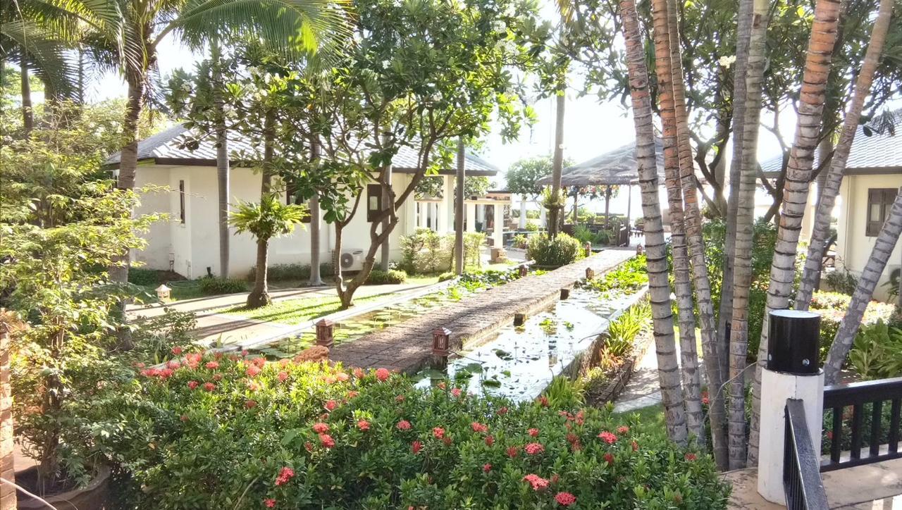 Golden Pine Beach Resort Pran Buri Extérieur photo